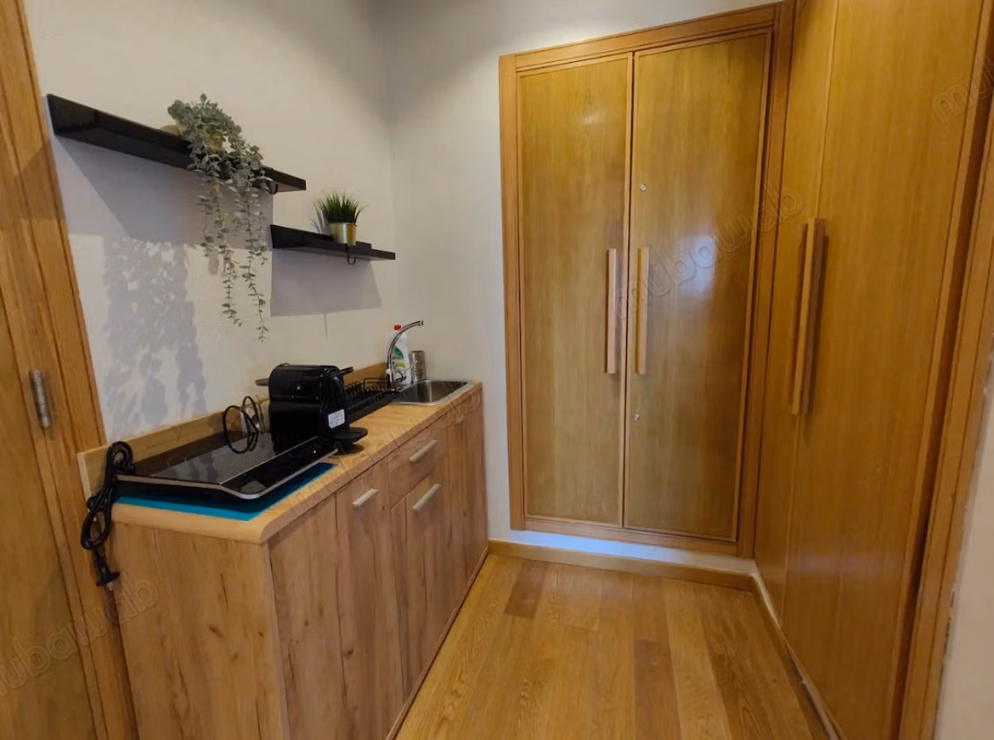 Appartement à l'achat à Casablanca Marina.
Superficie 170 m².
Meublé