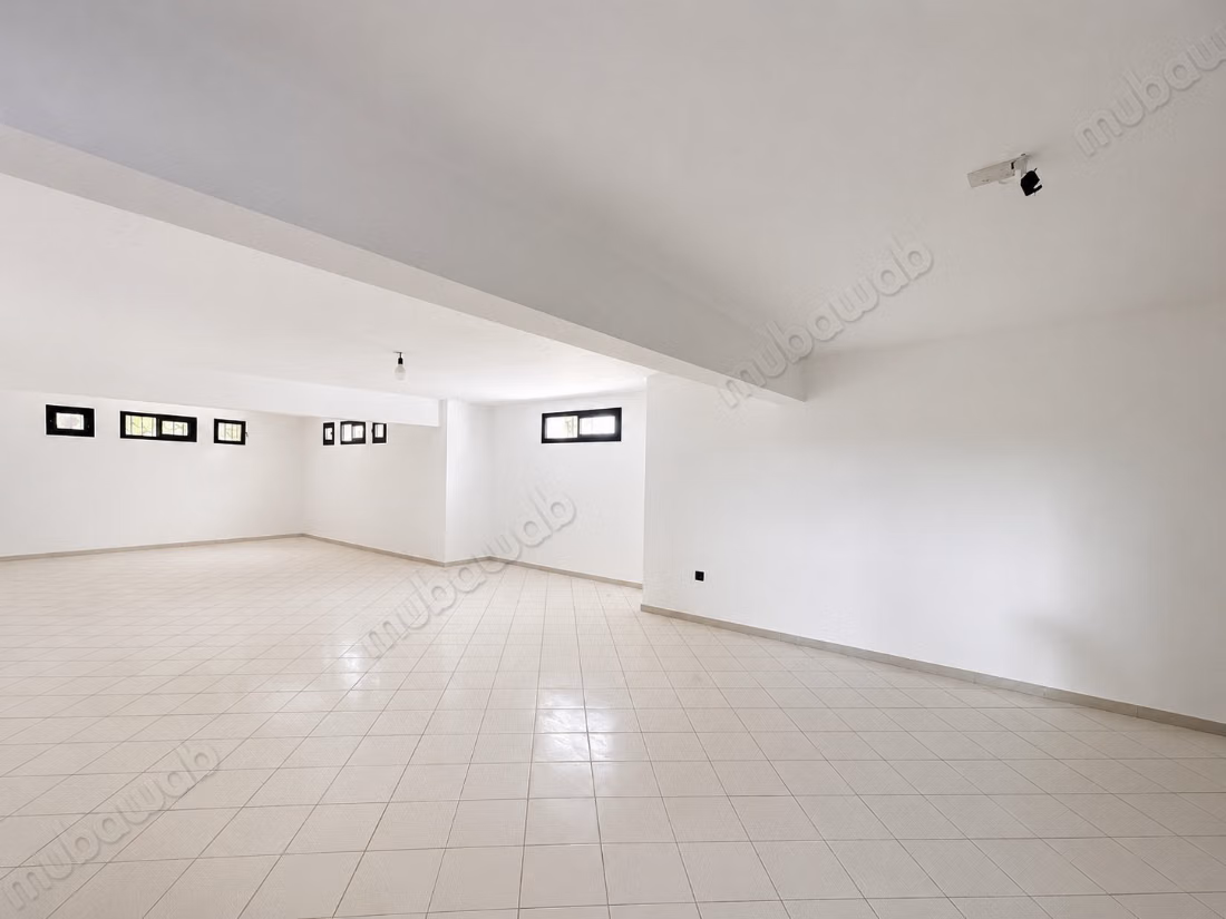 Lussuosa villa in affitto a Riyad. 10 grandi stanze. Antenna parabolica e sicurezza
