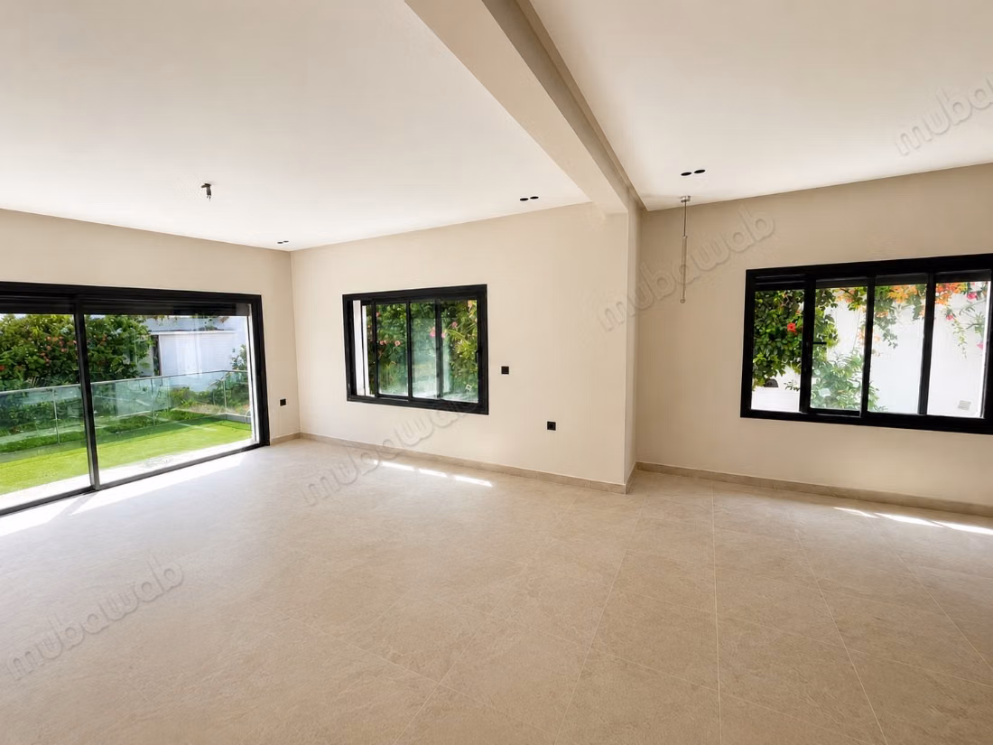 Lussuosa villa in affitto a Riyad. 10 grandi stanze. Antenna parabolica e sicurezza