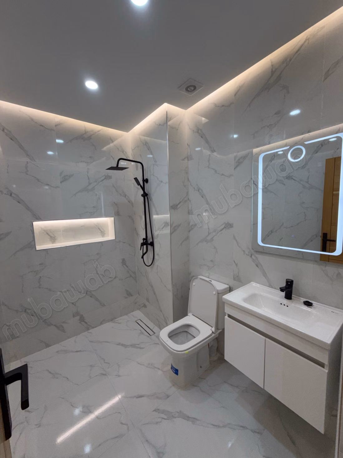 Bonito apartamento en venta en Hamza. 3 hermosos dormitorios. Sistema de satélite y salón marroquí