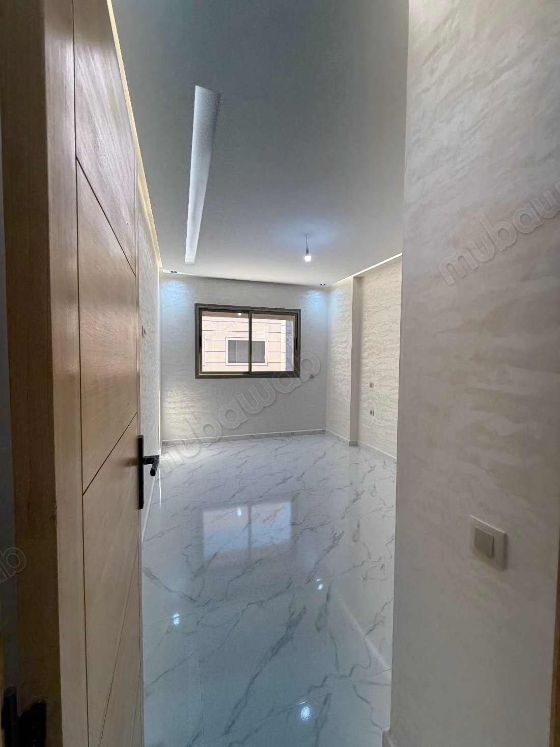 Bonito apartamento en venta en Hamza. 3 hermosos dormitorios. Sistema de satélite y salón marroquí