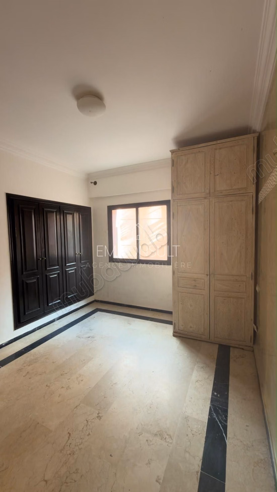 LOCATION Appartement 3 chambres 136 m² Hivernage