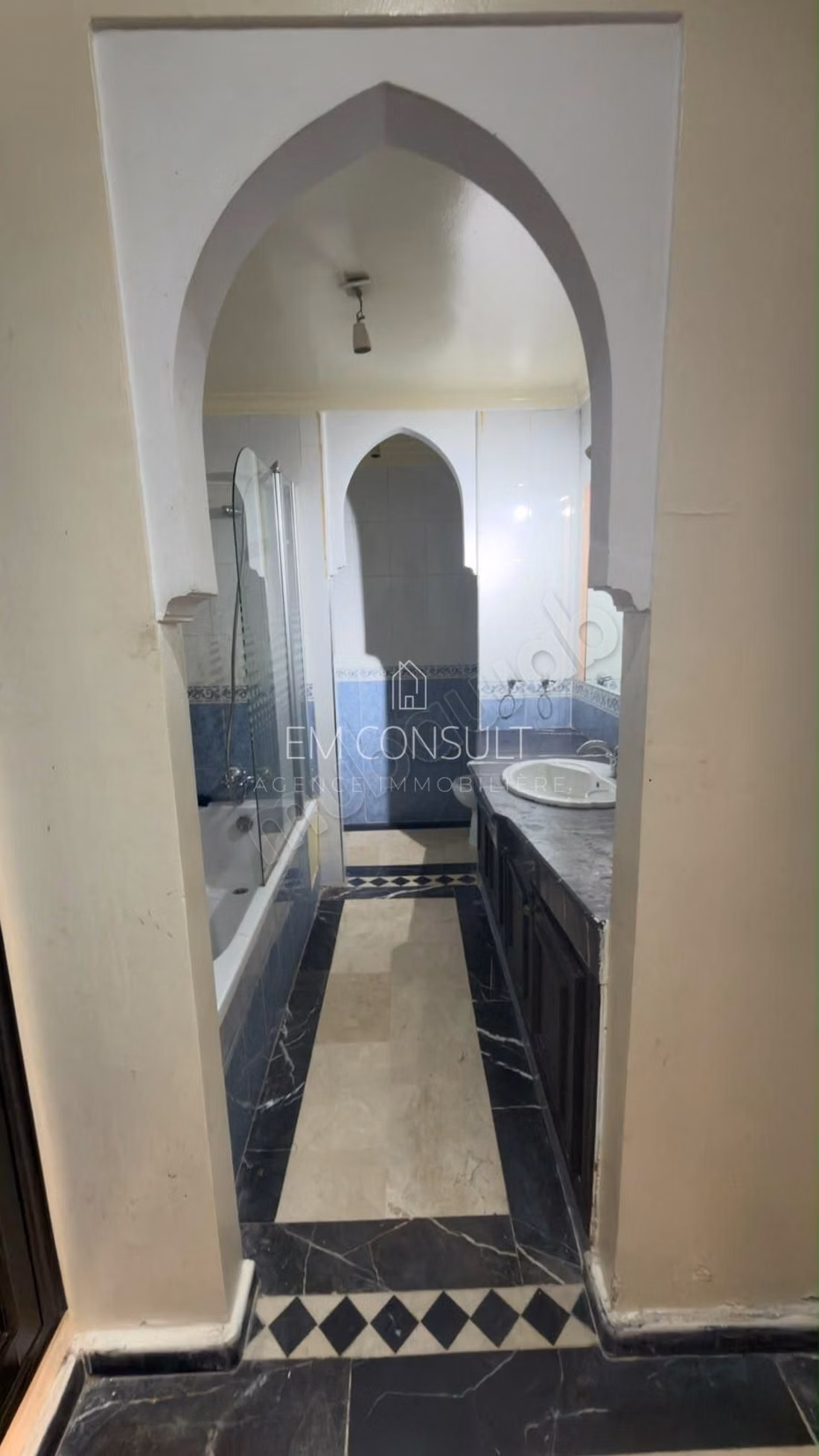 LOCATION Appartement 3 chambres 136 m² Hivernage