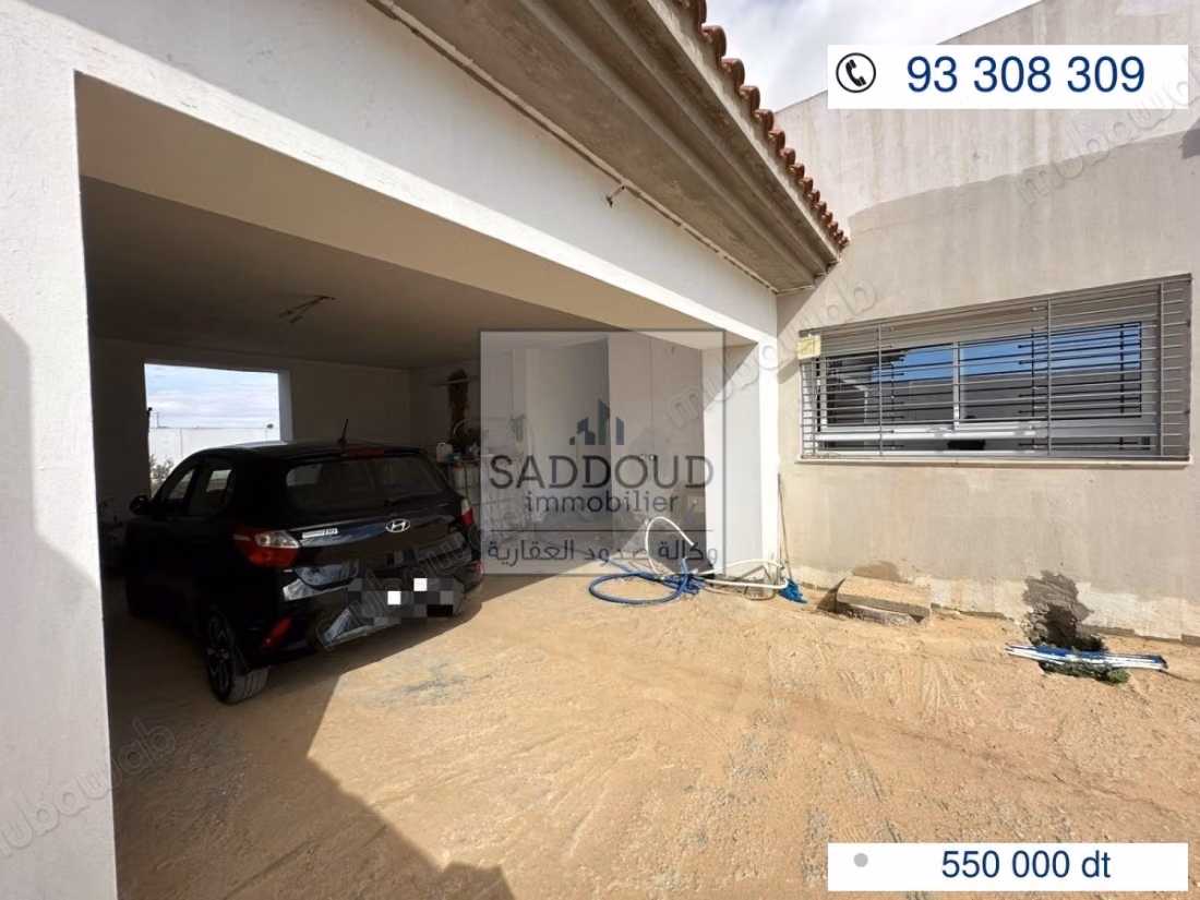 Villa incompleta in vendita