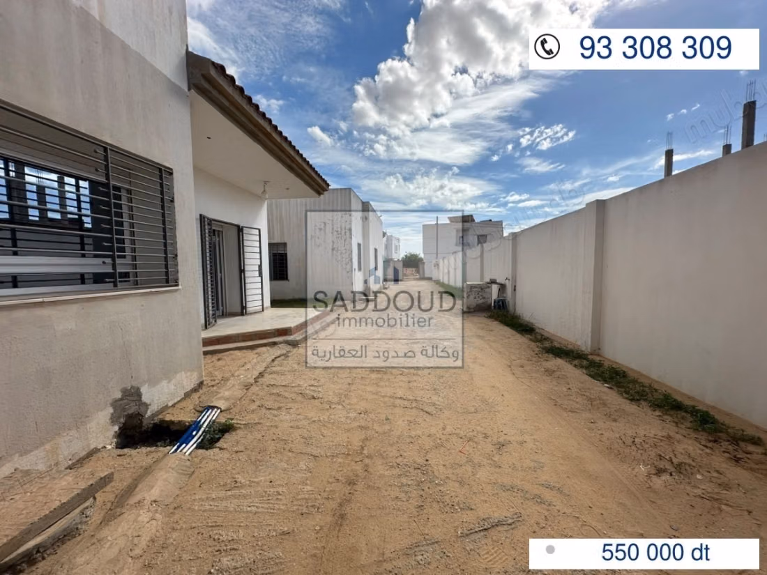Villa incompleta in vendita
