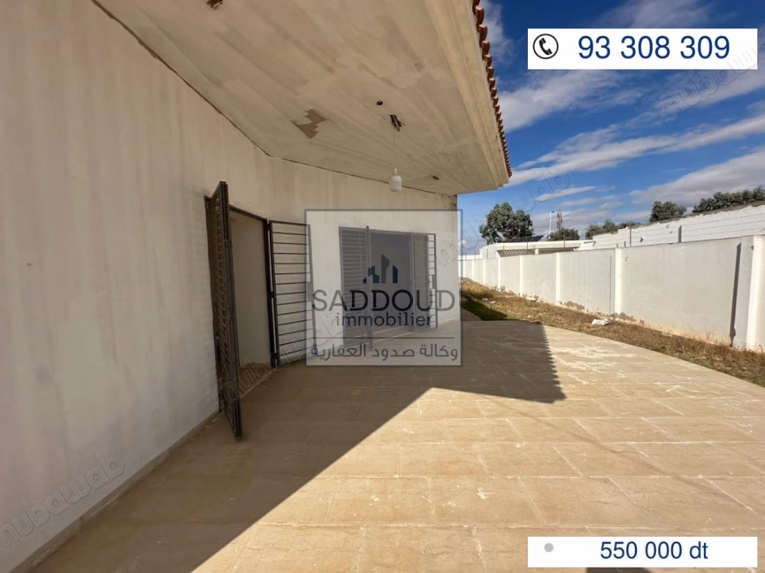 Villa incompleta in vendita
