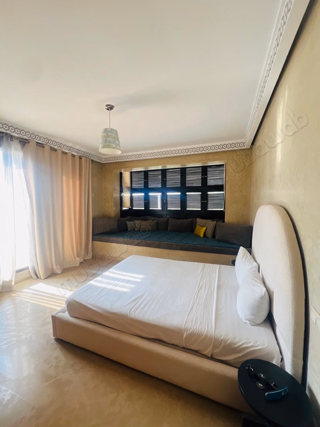 Sell apartment on Route de Tahanaout. 4 beautiful bedrooms. Furnished