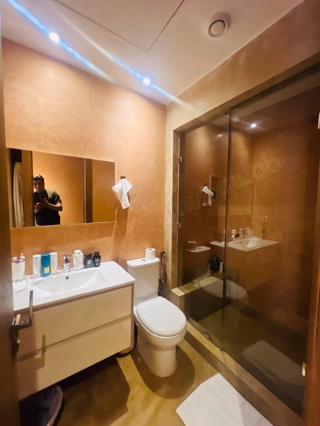 Sell apartment on Route de Tahanaout. 4 beautiful bedrooms. Furnished