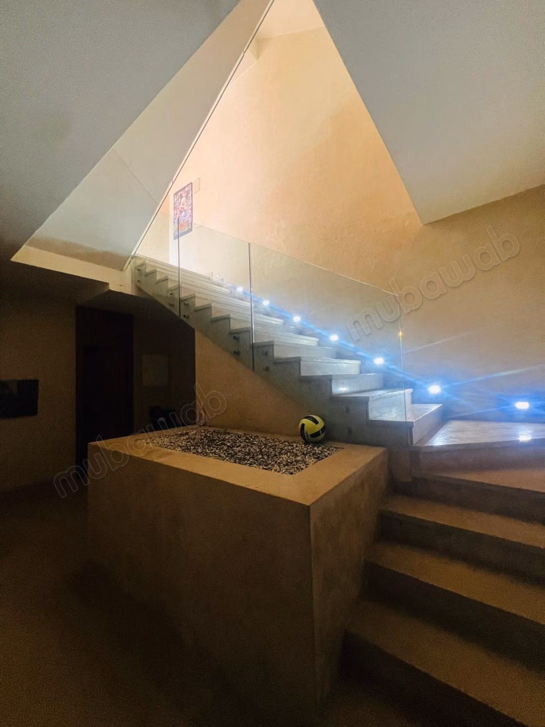 Sell apartment on Route de Tahanaout. 4 beautiful bedrooms. Furnished