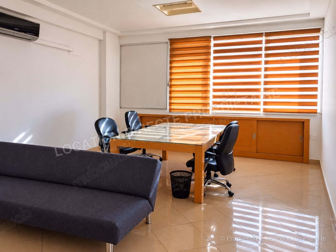 Furnished and equipped office 102 m² North Urban Center