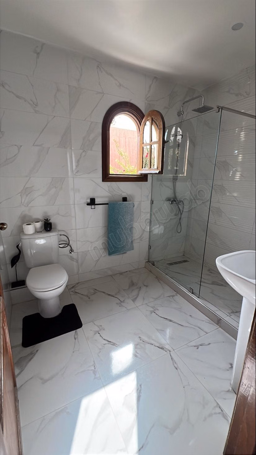 Splendida villa in vendita a Monica. Superficie totale 500 m². Porta blindata, sicurezza