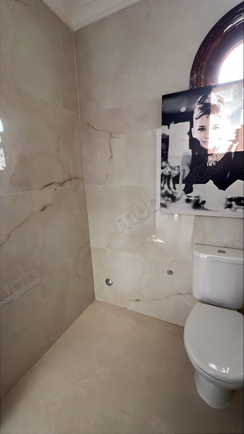 Splendida villa in vendita a Monica. Superficie totale 500 m². Porta blindata, sicurezza
