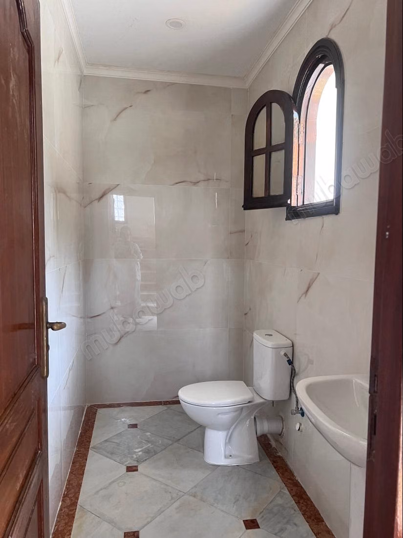 Splendida villa in vendita a Monica. Superficie totale 500 m². Porta blindata, sicurezza