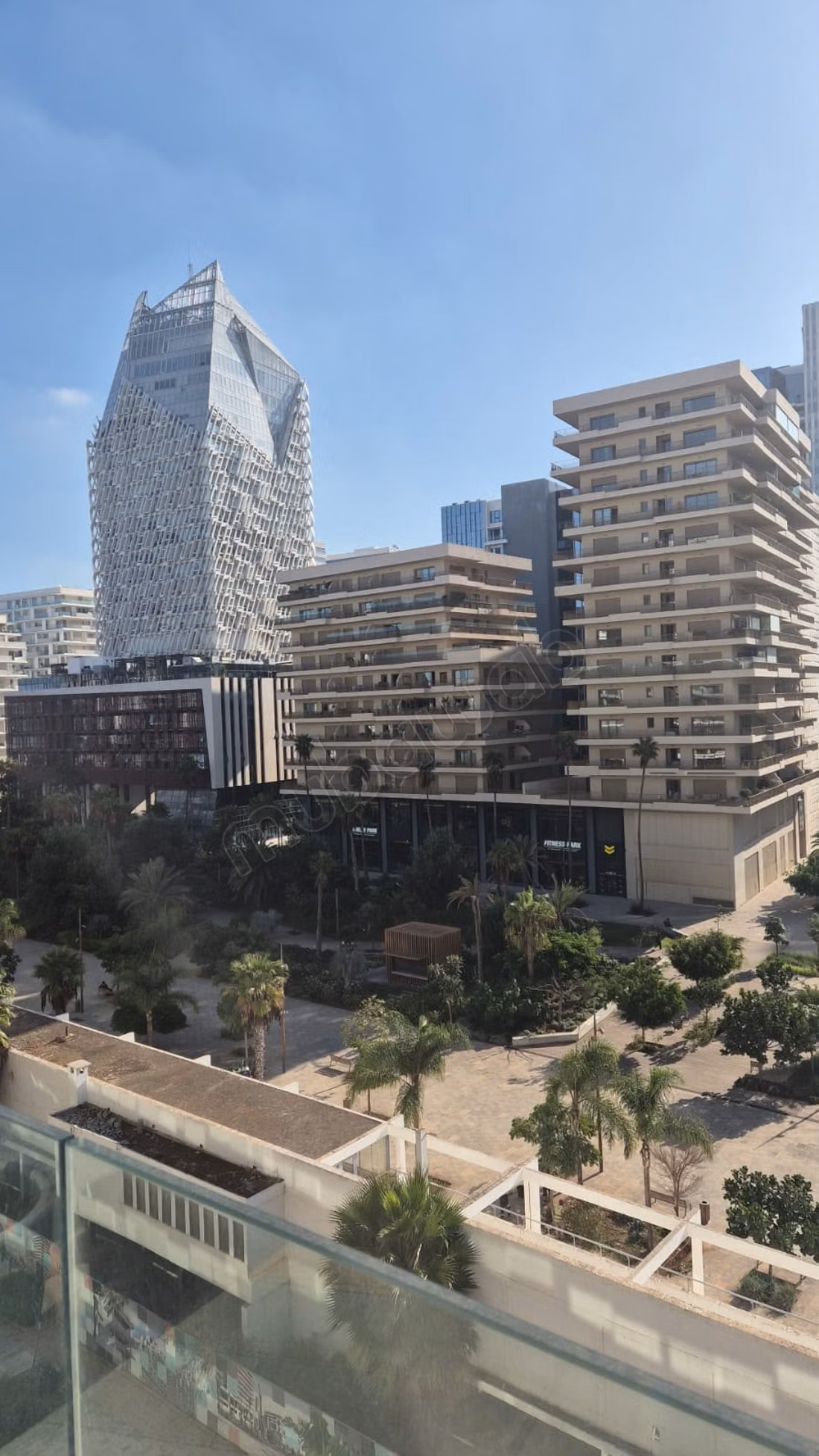 Location d'un appartement à Casablanca Finance City. 3 pièces. Ascenseur et terrasse
