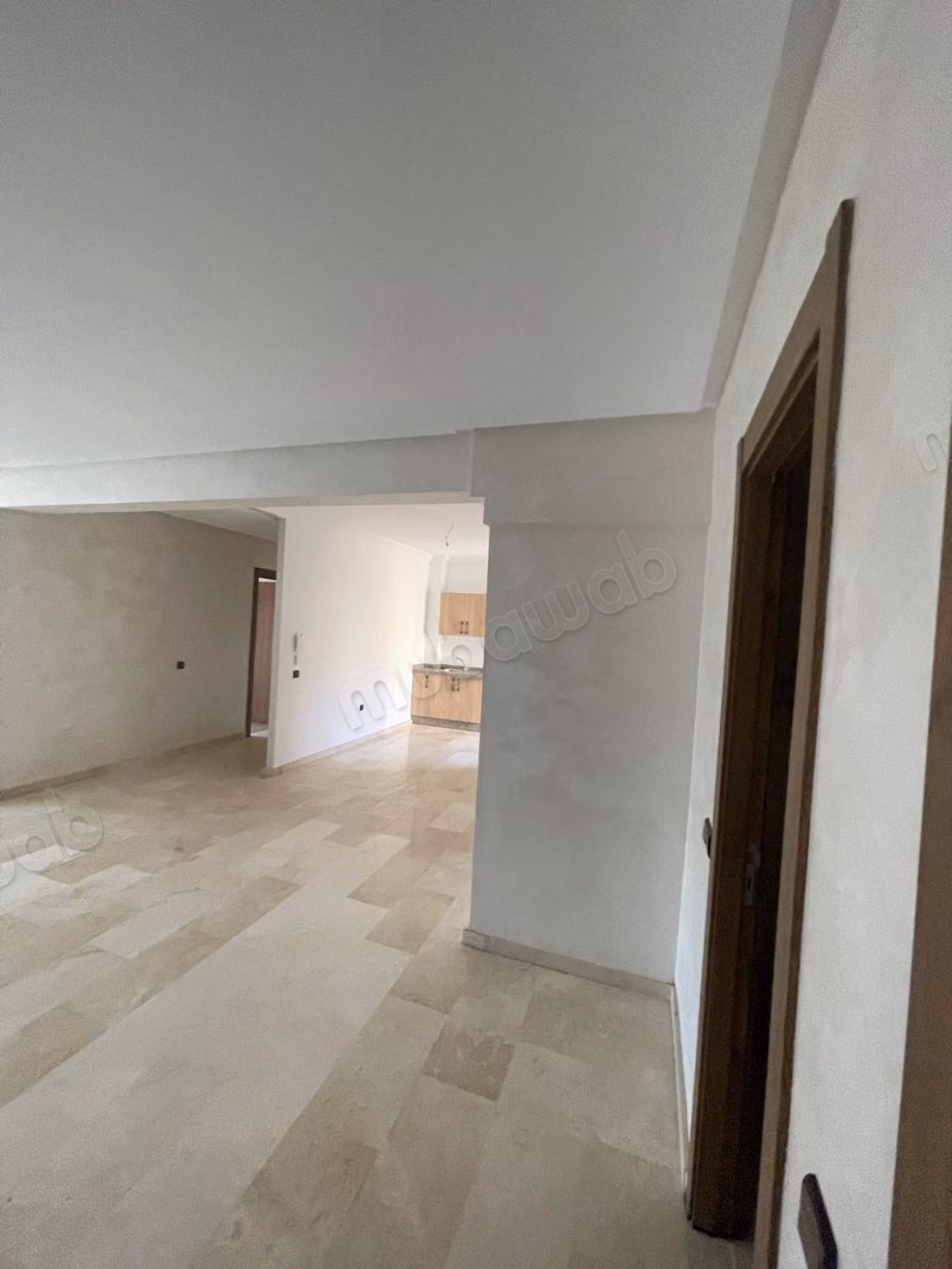 Appartements, louer médecins. 
Dentiste. 
Notaire avocats