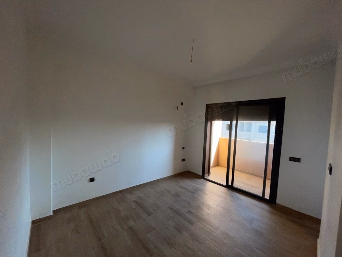 Appartements, louer médecins. 
Dentiste. 
Notaire avocats