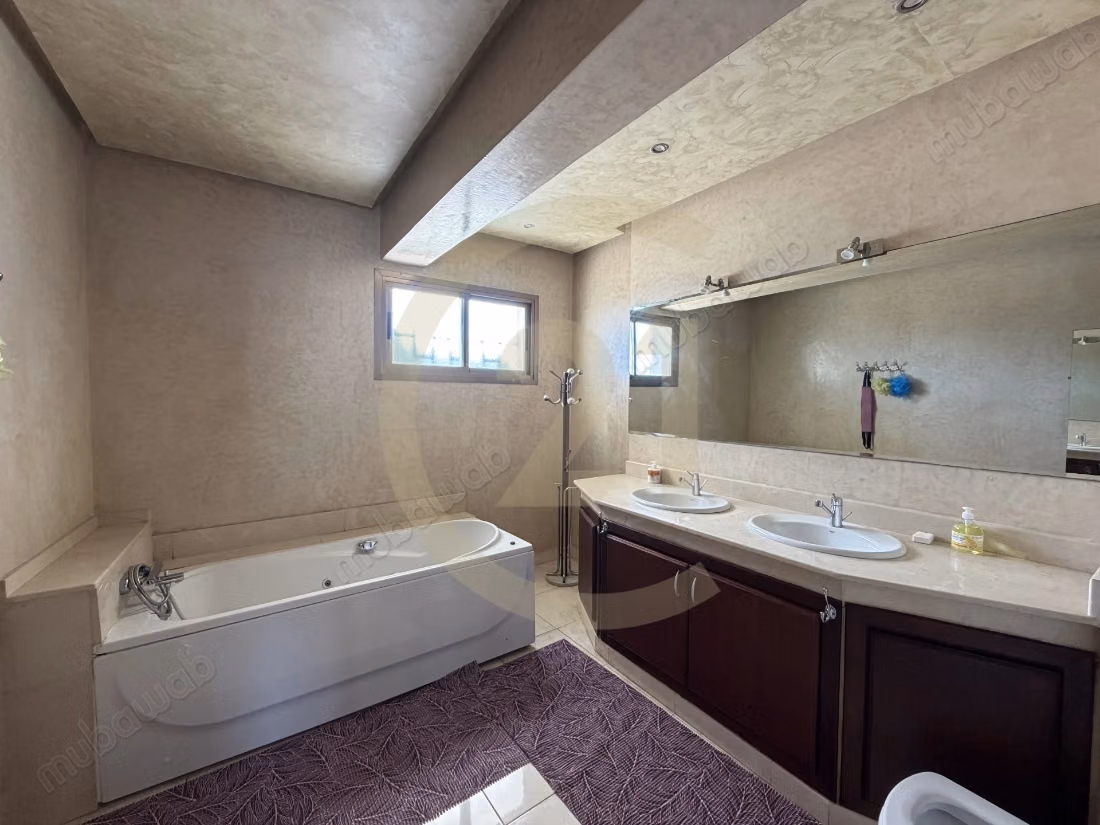 Duplex à louer quartier administratif