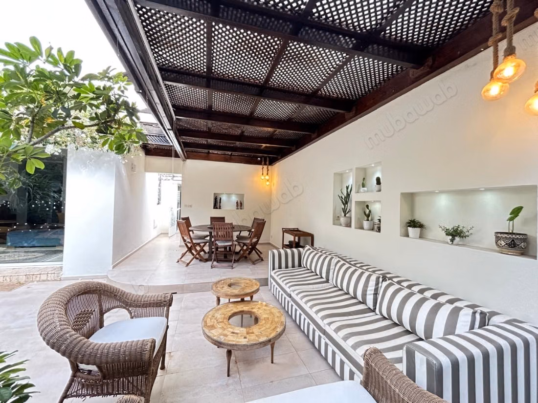 Sublime villa 4 ch à louer 
Ain Diab 
Casablanca