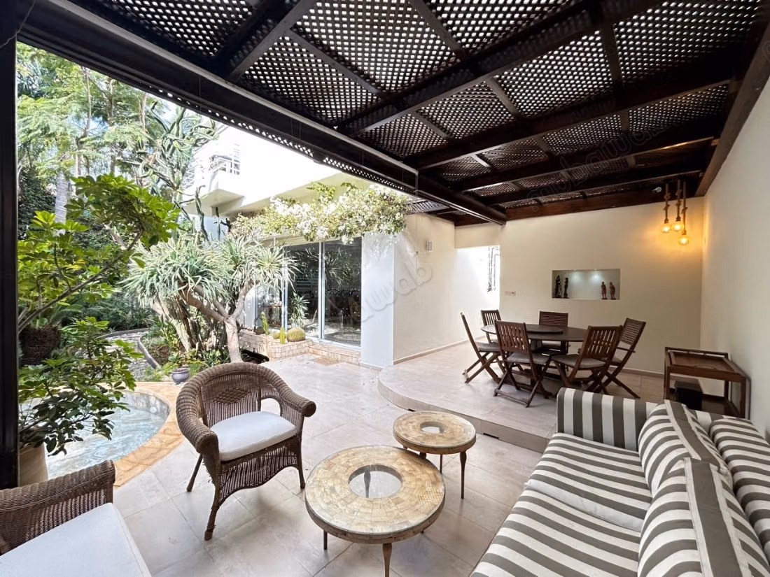 Sublime villa 4 ch à louer 
Ain Diab 
Casablanca