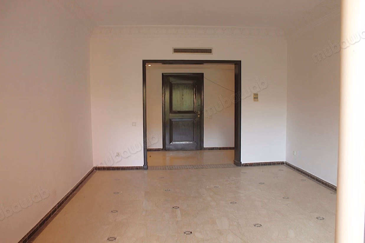Grand appartement de 3 chambres a l'Hivernage