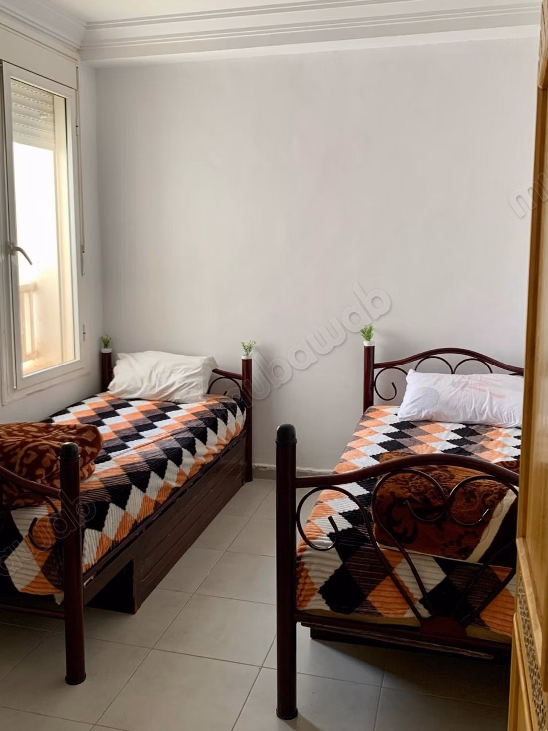 Location d'un appartement à Anza. 1 Pièce. Système de parabole et résidence sécurisée