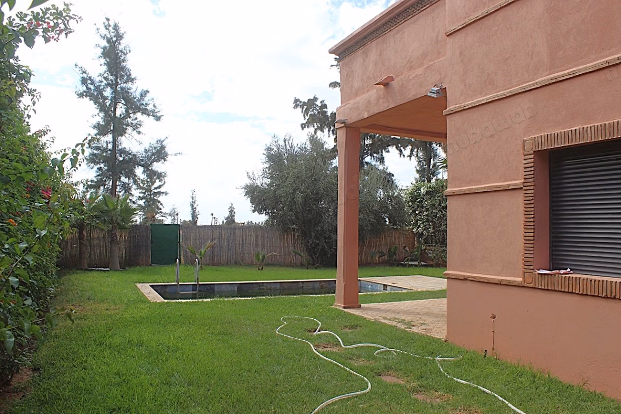 Villa a Louer vide de trois chambres