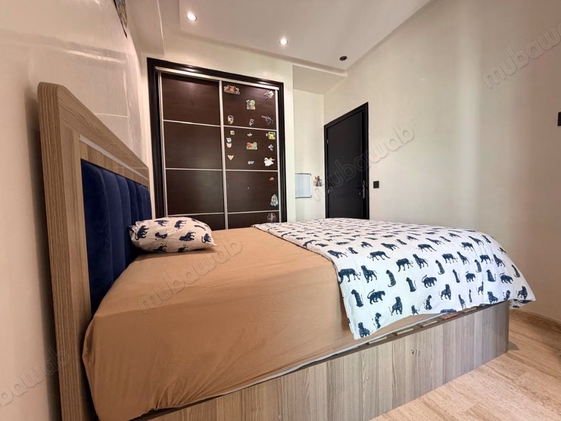 Bel appartement à vendre à Val Fleury. 3 chambres. Service de concierge, cheminée