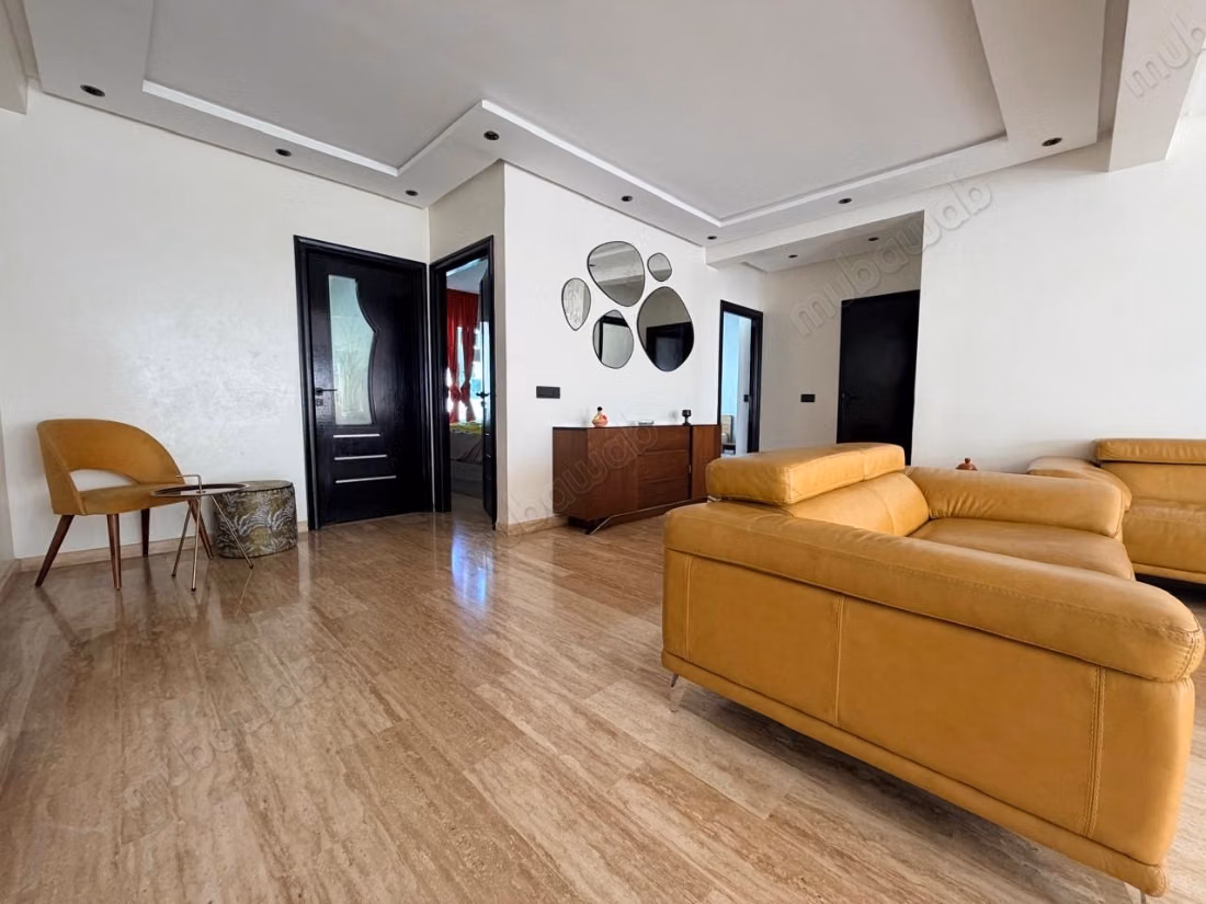 Bel appartement à vendre à Val Fleury. 3 chambres. Service de concierge, cheminée