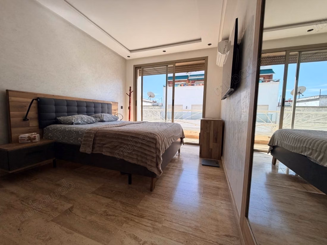 Bel appartement à vendre à Val Fleury. 3 chambres. Service de concierge, cheminée