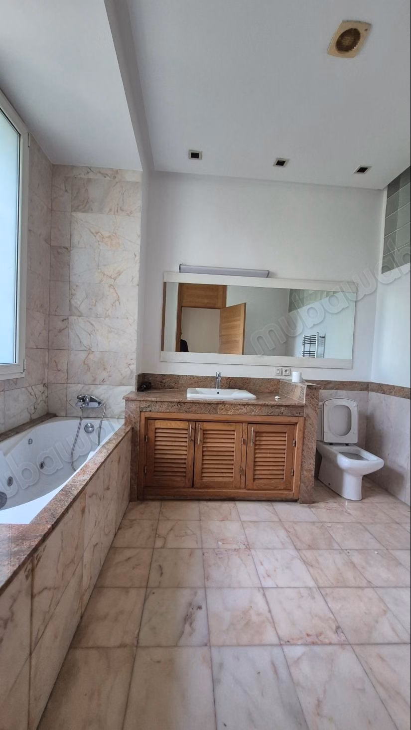 A vendre villa 995m2 4 chambres Anfa