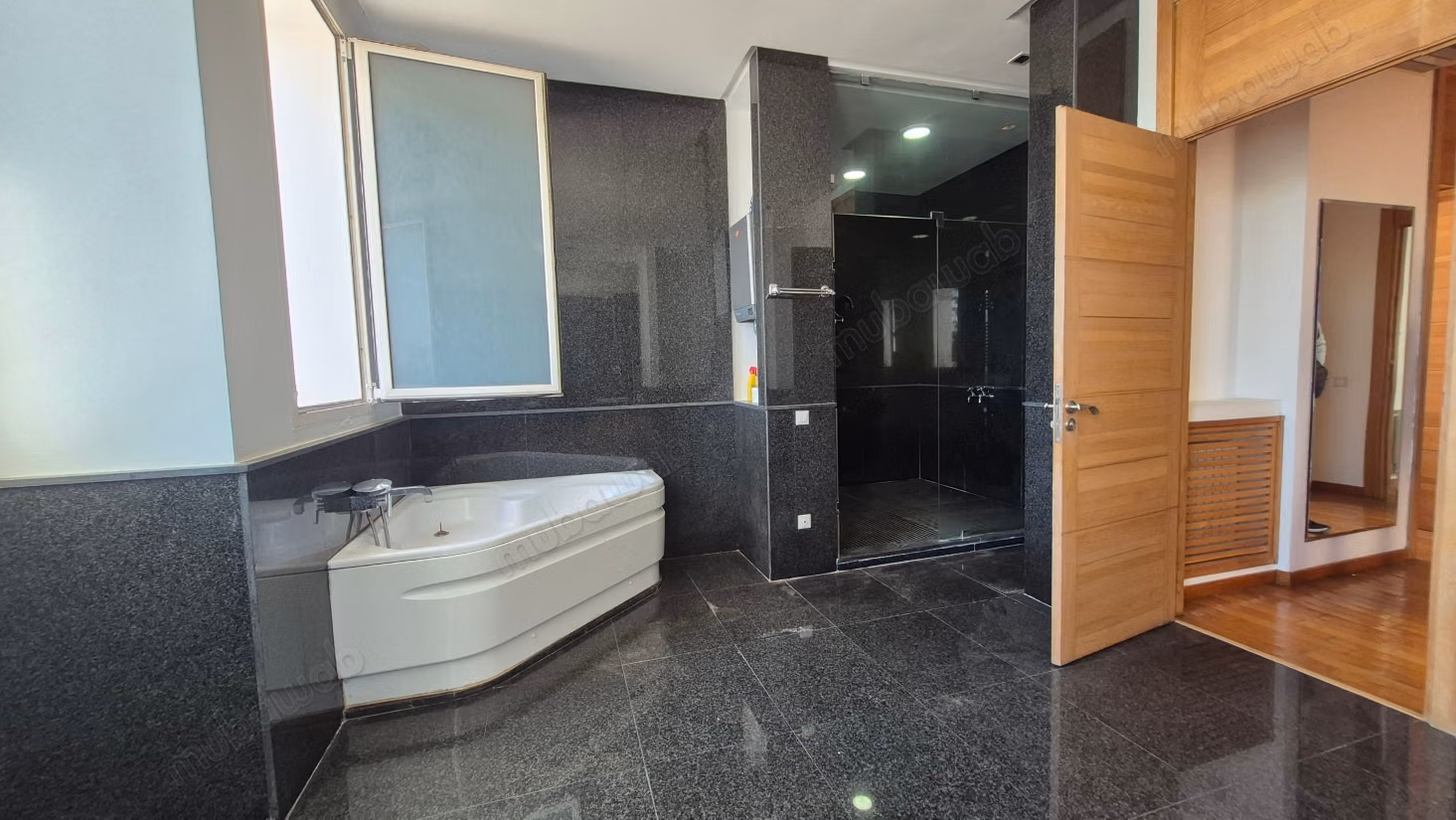 A vendre villa 995m2 4 chambres Anfa