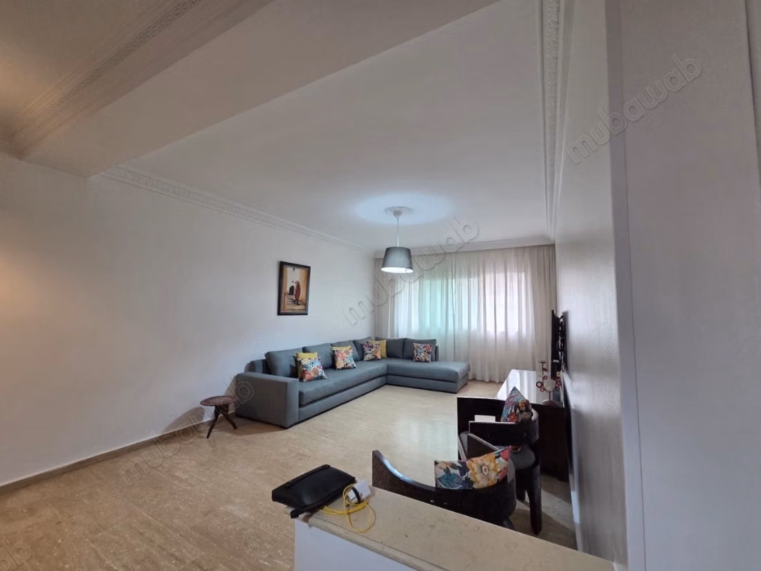 Bel appartement à louer à Gauthier. 4 grandes chambres. Bien décoré