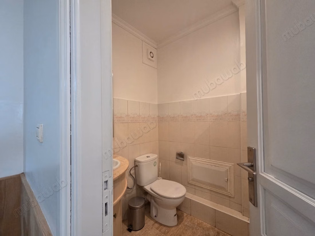 Bel appartement à louer à Gauthier. 4 grandes chambres. Bien décoré