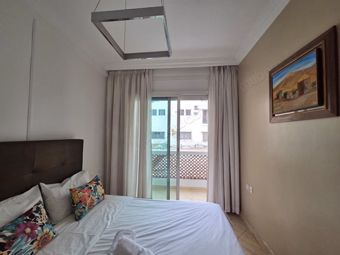 Bel appartement à louer à Gauthier. 4 grandes chambres. Bien décoré