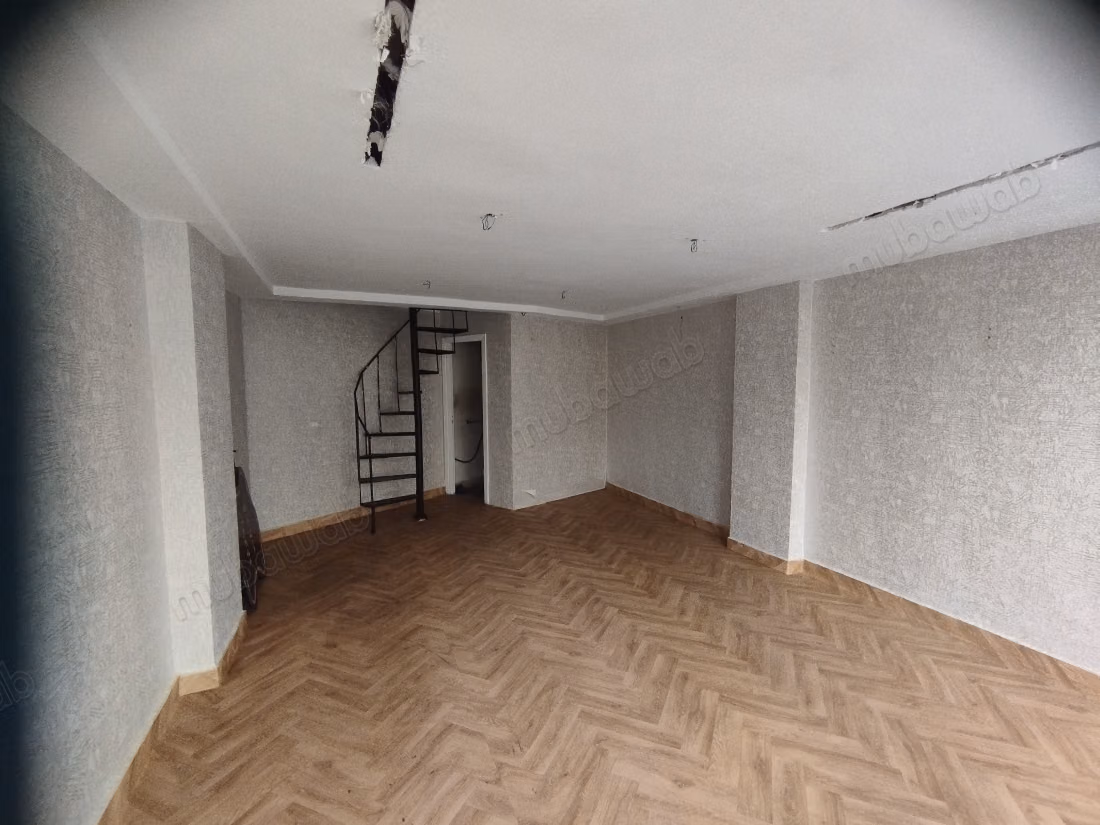 Superbe Local Commercial 55m2 
Bourgogne extension