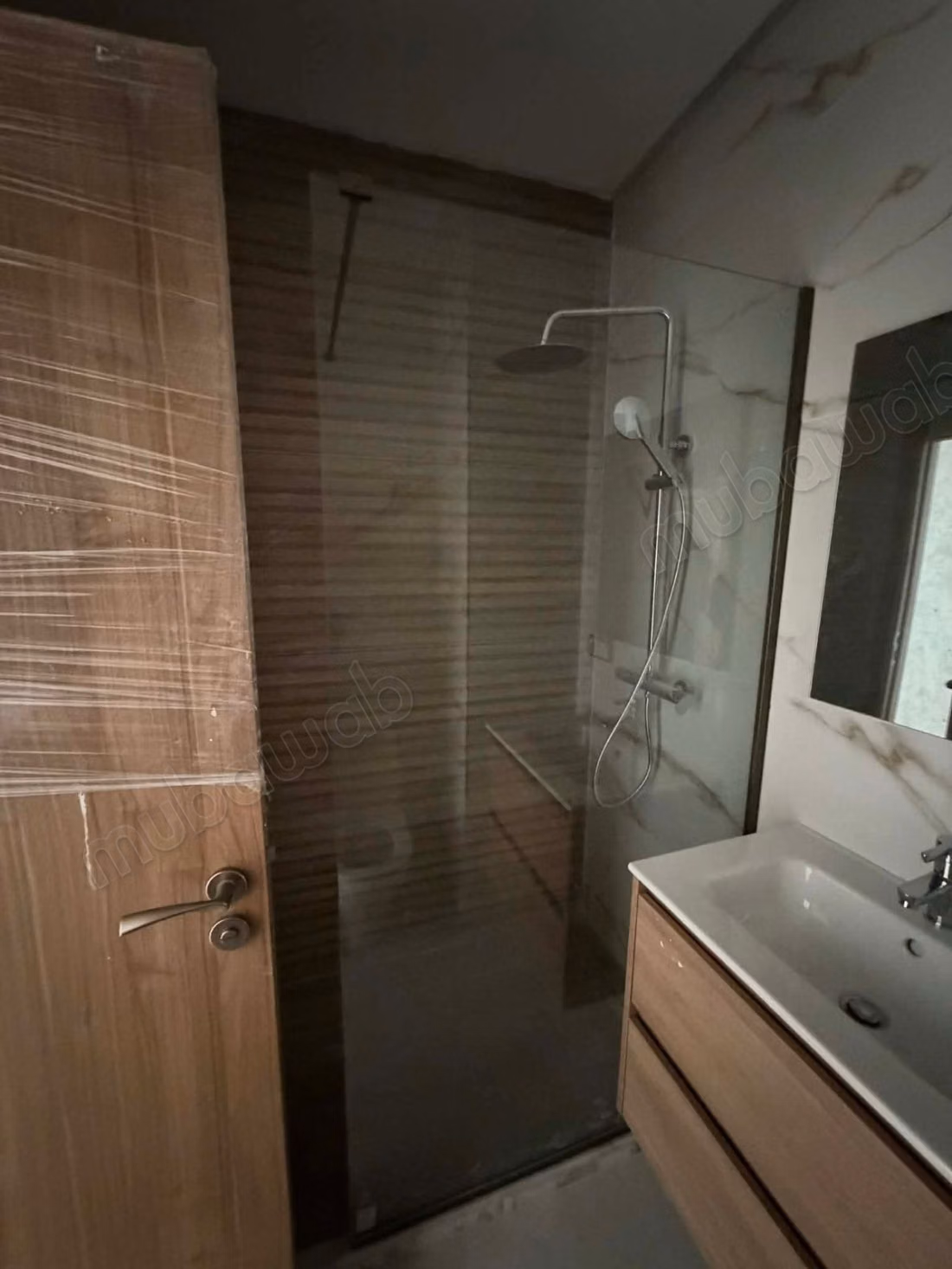 Appartement vide de deux chambres a louer