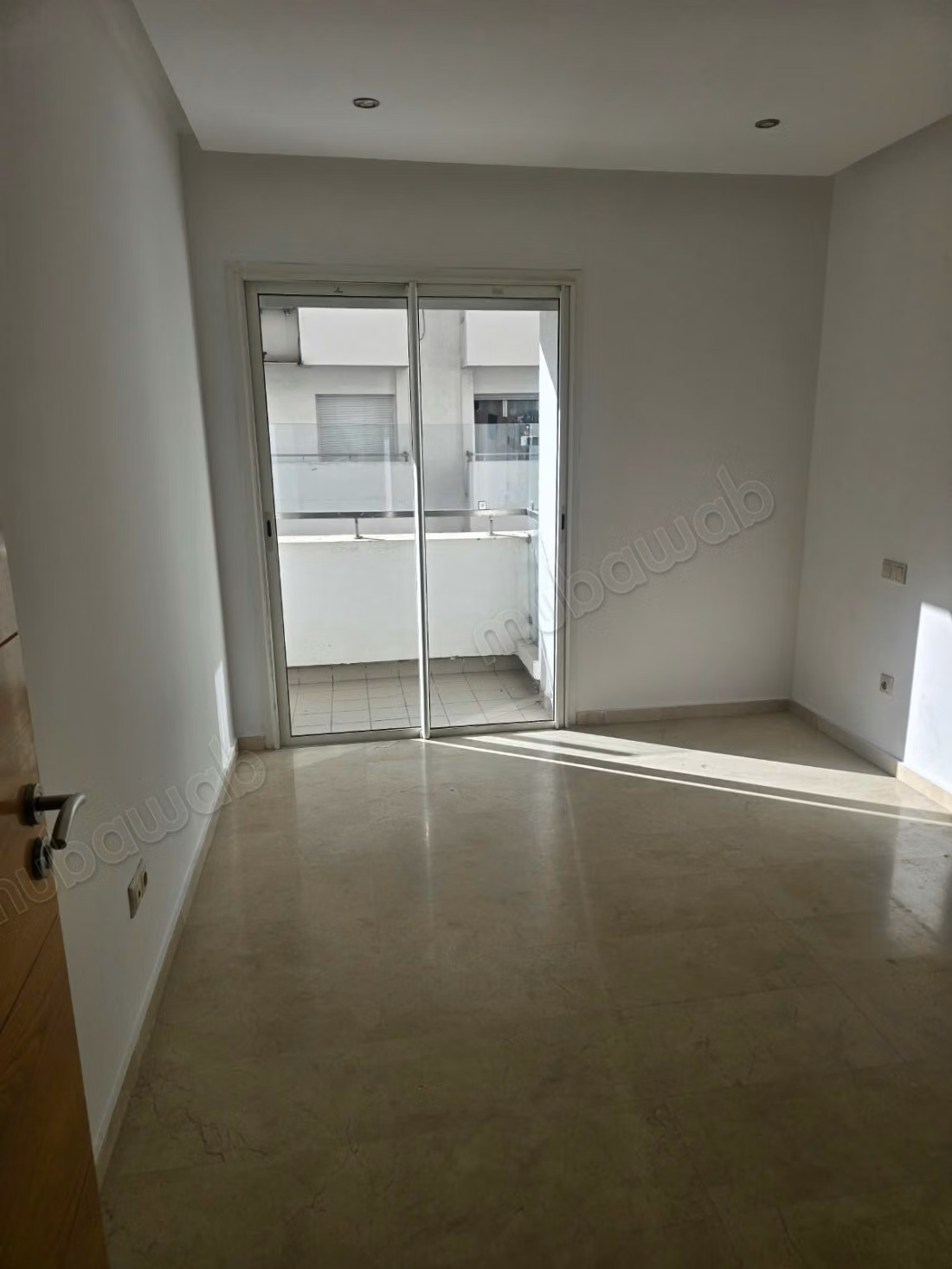 Appartement à louer à Belvédère. 3 chambres agréables. Système de parabole et résidence sécurisée