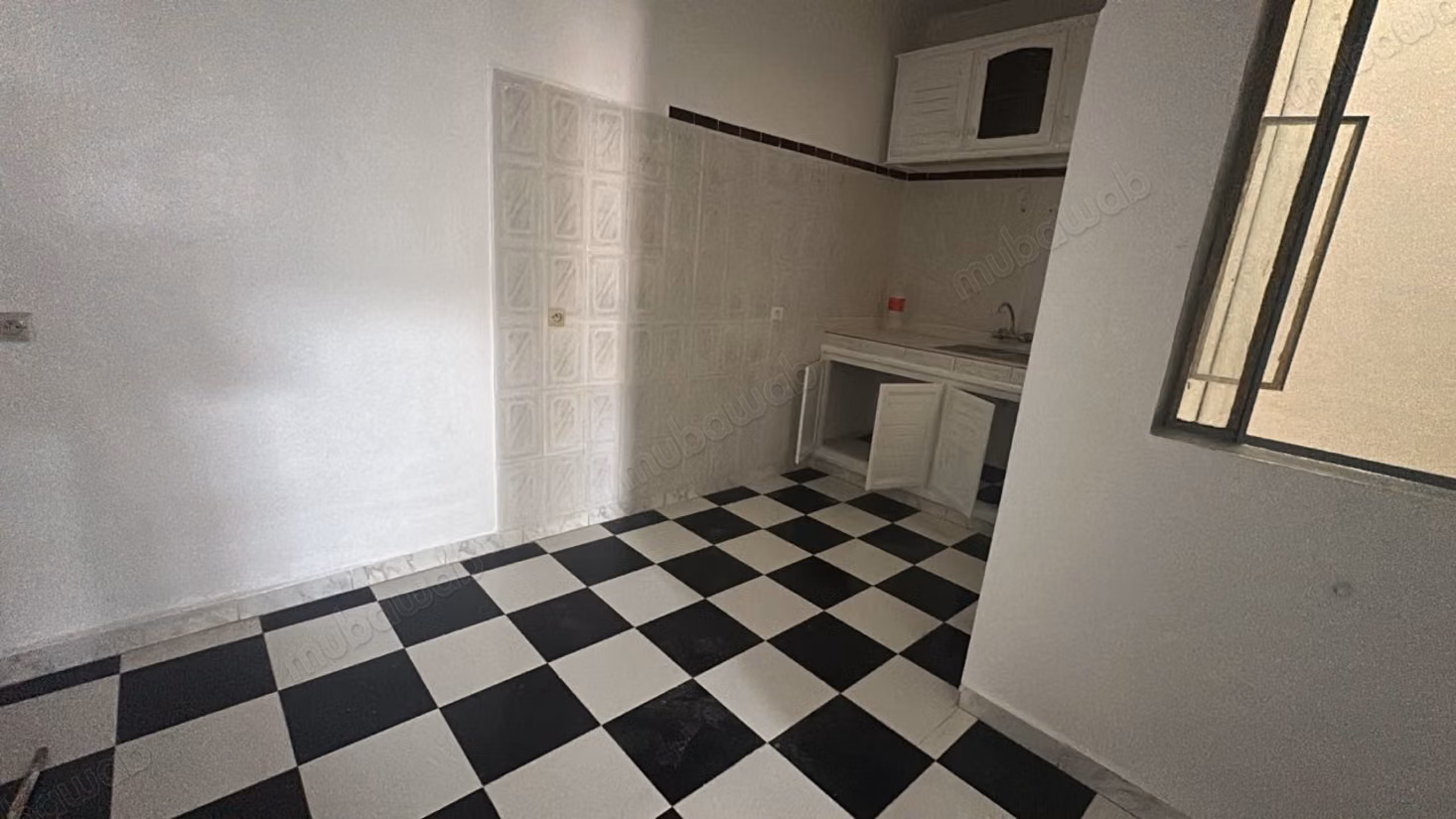 Maison loyer vide à tanja 
balia