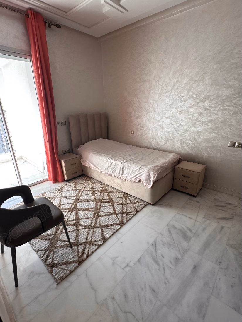 Appartement à louer à Champs de course, Meublé