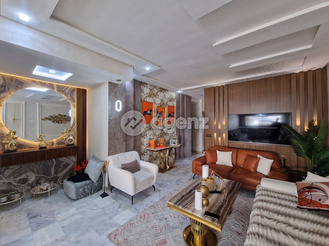 Appartement à vendre 114 m², 3 chambres 
Route immouzer 
Fès