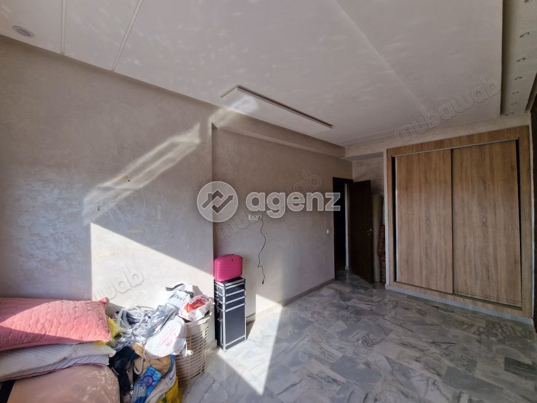 Appartement à vendre 114 m², 3 chambres 
Route immouzer 
Fès