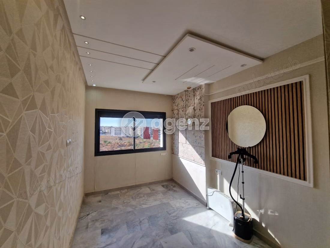 Appartement à vendre 114 m², 3 chambres 
Route immouzer 
Fès