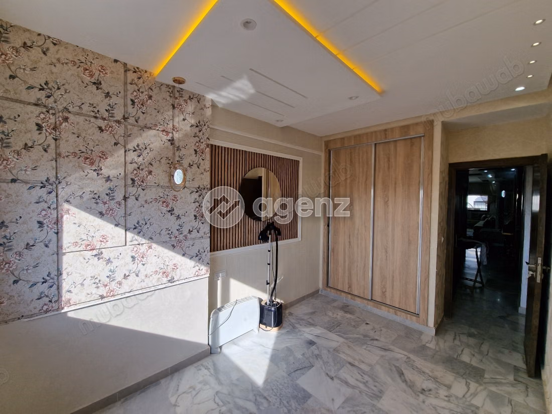 Appartement à vendre 114 m², 3 chambres 
Route immouzer 
Fès