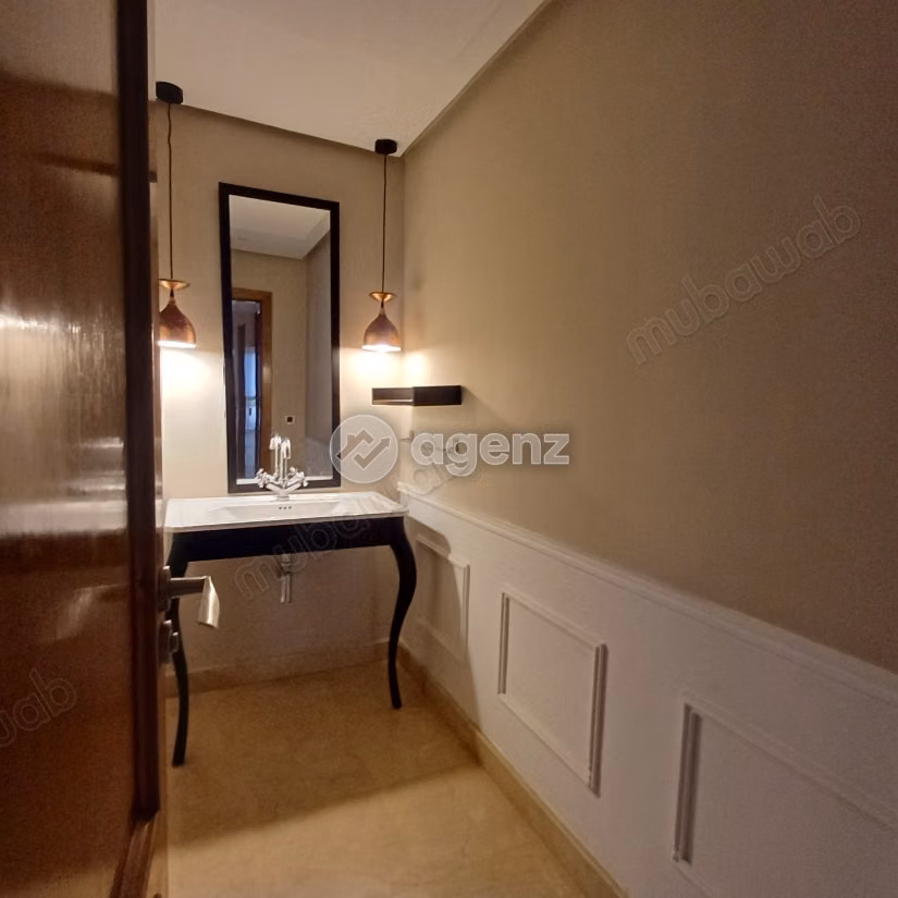 Villa à vendre 741 m², 5 chambres Route d'Azzemmour Dar Bouazza