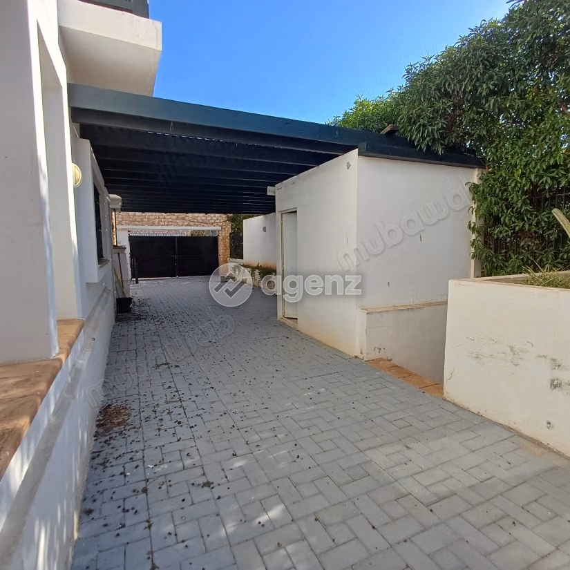 Villa à vendre 741 m², 5 chambres Route d'Azzemmour Dar Bouazza