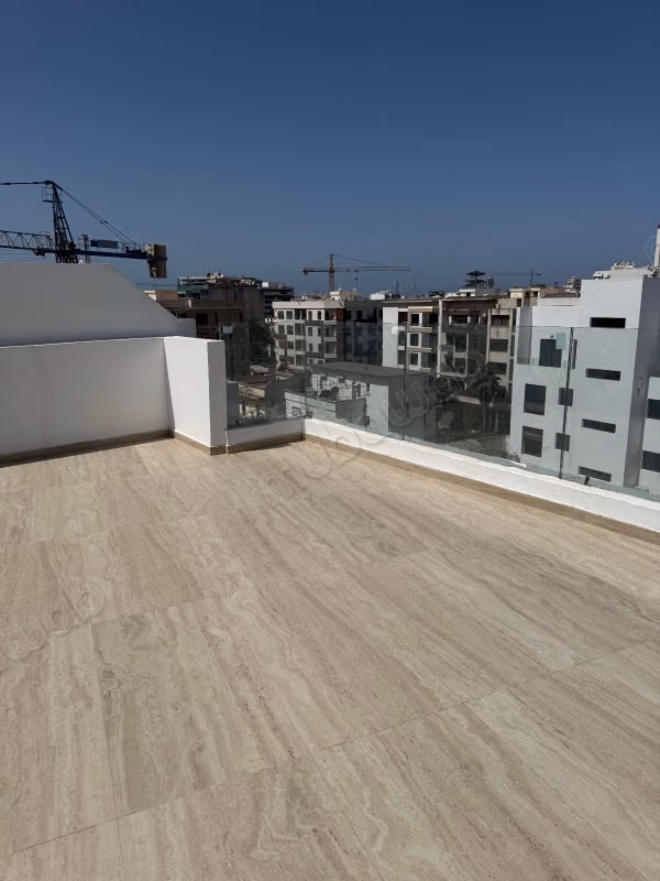 Appartement à l'achat à Palmier. 
3 pièces. 
Ascenseur et terrasse