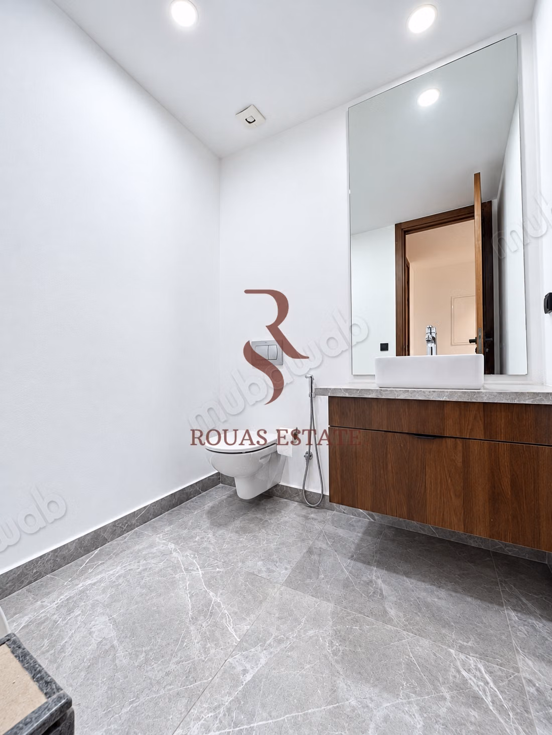 Appartement meublé 3 chambres 137 m² à louer à CFC