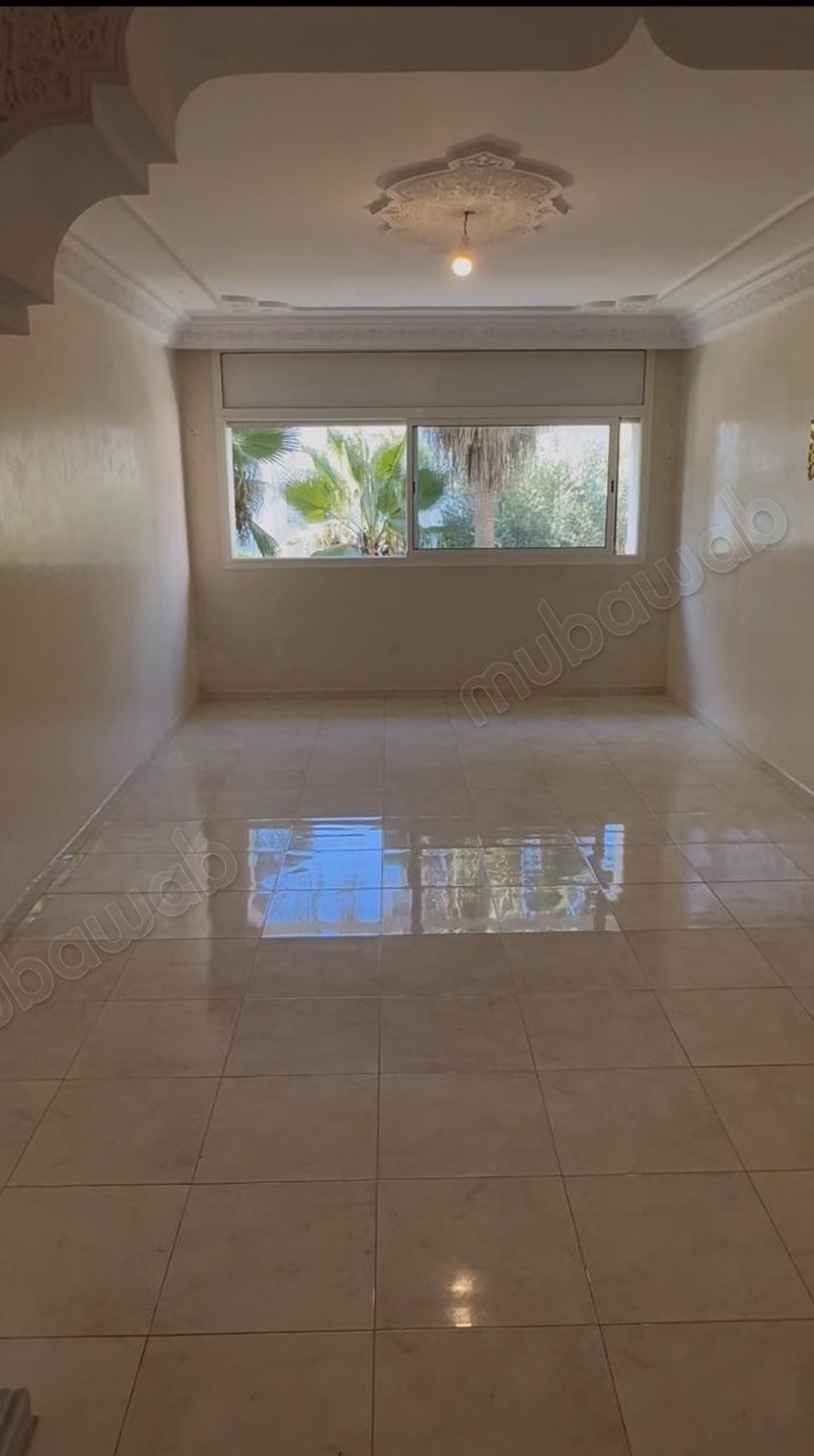 Mooie appartement te huur in Hay Al Fath. 3 comfortabele kamers. Versterkte deur en beveiligde residentie