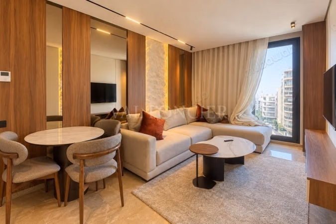 Estudio amueblado soleado en alquiler en planta alta en Les Princesses, Casablanca