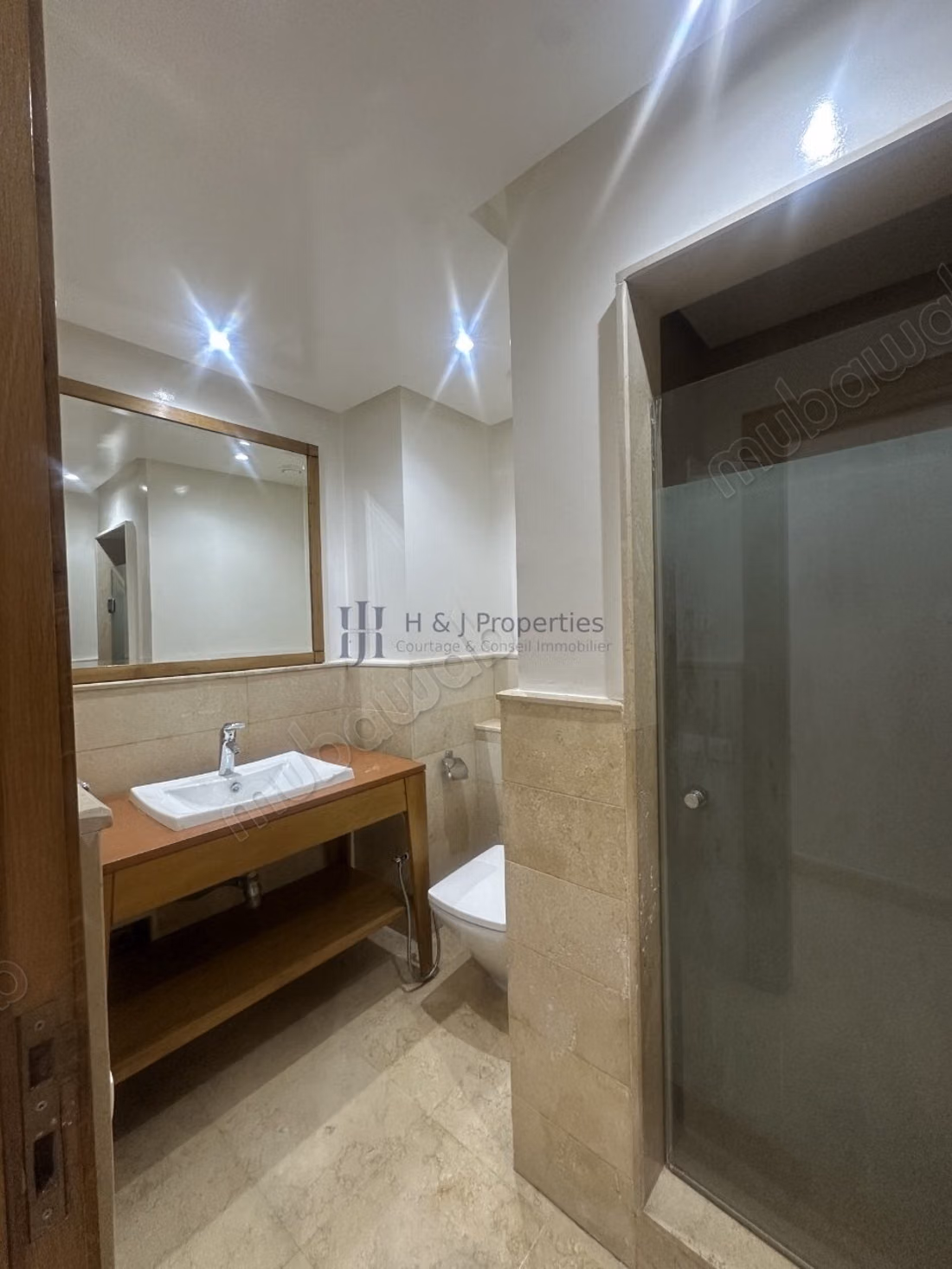 T3 empty 100m² – terrace – secured residence